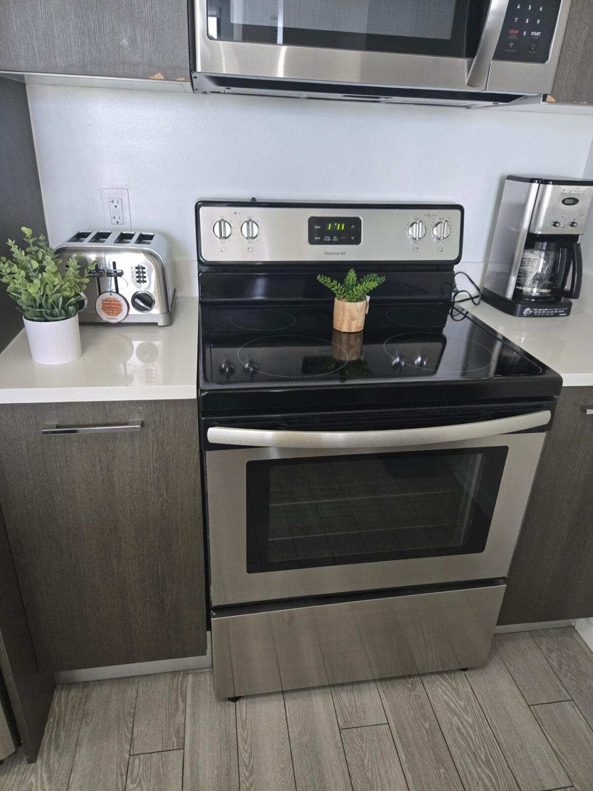 Miami-brickell Luxury 2br-2bath With Skyline Views - Walking Distance To Heat Arena & Bayside *
